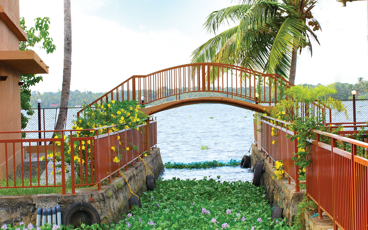 Lake View Resort Alleppey Mannath Ayur Island