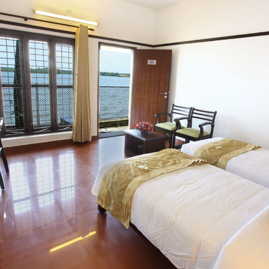 Mannath Ayur Island Resort Alleppey Room